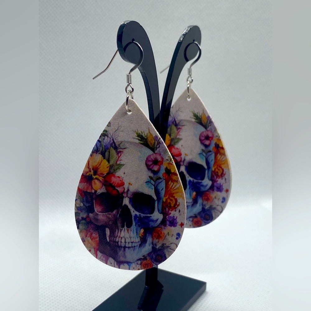 🎃Halloween Skull With Flowers🎃